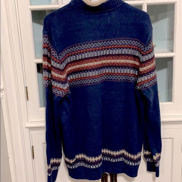 G.H Bass&Co. Sweater- size Large - Picture 3 of 5